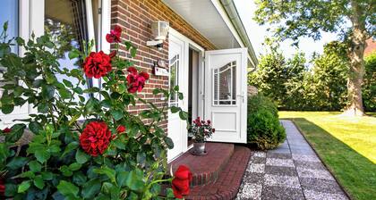 Apartment 'Rote Koje Oben' with Private Terrace, Shared Garden and Wi-Fi