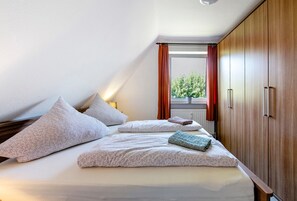 2 bedrooms, free WiFi, bed sheets