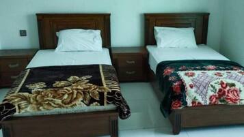 Habitación doble Deluxe | Insonorización, tabla de planchar con plancha y wifi gratis