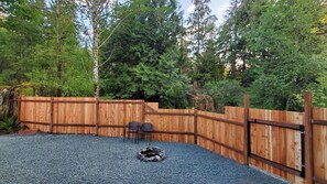 Property grounds - Escape to this private camp in the woods of Galbraith Mountain (Bellingham)