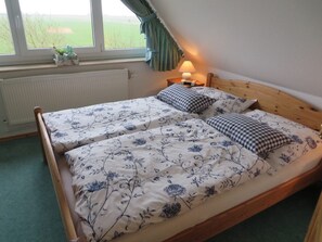 1 habitación, tabla de planchar con plancha, wifi gratis y ropa de cama 
