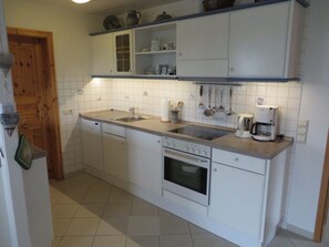 Kühlschrank, Ofen, Herdplatte, Geschirrspüler