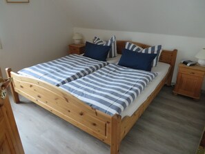 2 quartos, ferros/tábuas de passar roupa, Wi-Fi de cortesia