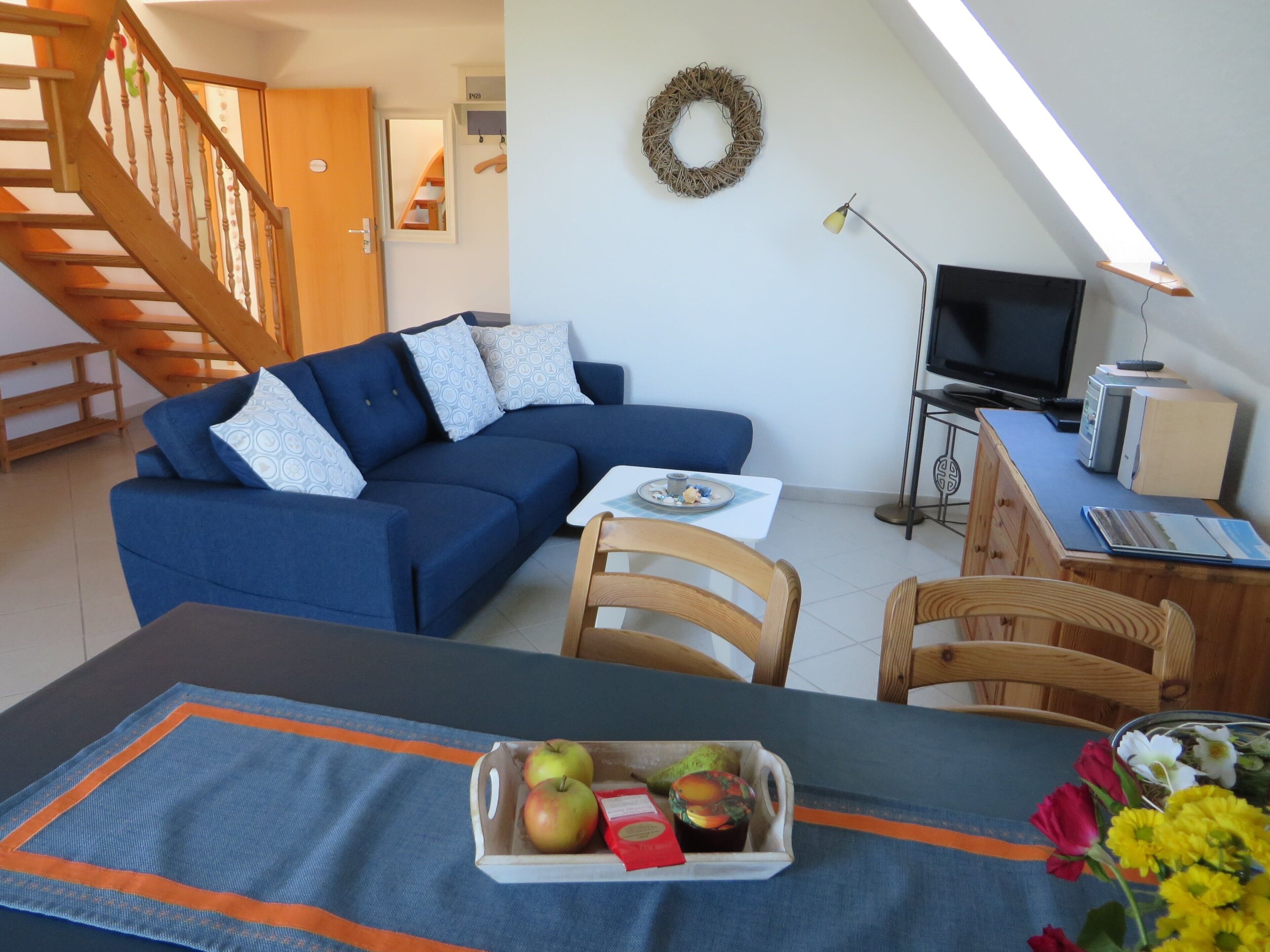 Télévision, lecteur de DVD, chaîne hi-fi