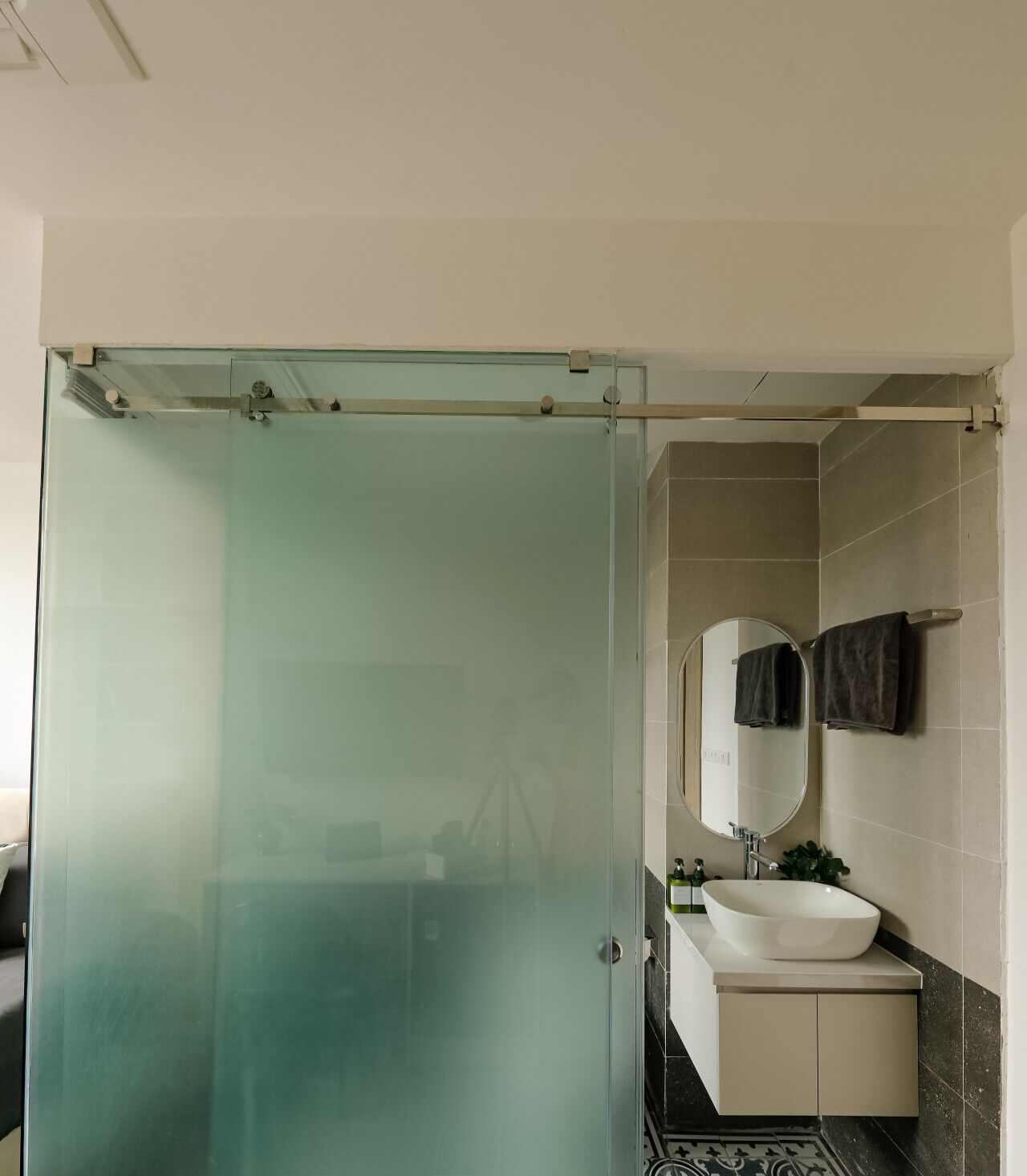 Quarto standard, para não fumantes | Banheiro | Chuveiro, chuveiro com efeito de chuva, secador de cabelo, chinelos