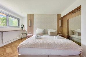 3 makuuhuonetta, työpöytä, silitysrauta/-lauta, Wi-Fi