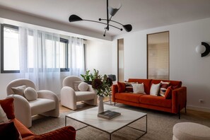 TV, offices - The place to be - 3BR with AirCo (Paris)