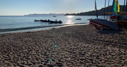 La Maison Rose - 3 stars Garden level large 4 room villa - 500m from the beach.