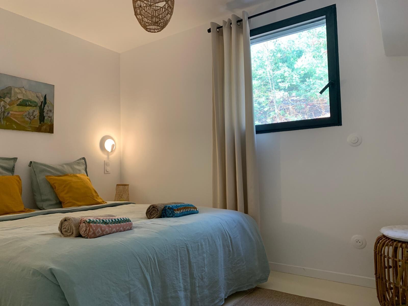 2 soveværelser, skrivebord, strygejern/strygebræt, weekendseng