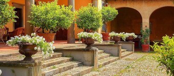 Villa Prodigio Grande: A splendid seventeenth-century three-story historical villa located in the heart of the Franciacorta, with Free WI-FI.