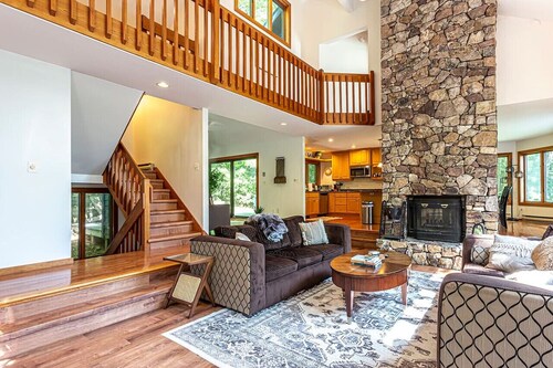 Hilltop Escape At Wintergreen