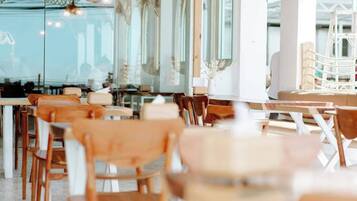 Desayuno buffet incluido todos los días