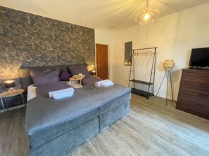 2 quartos, escrivaninha, berço de viagem, Wi-Fi de cortesia