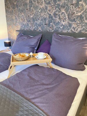 2 Schlafzimmer, Schreibtisch, Reisekinderbett, kostenloses WLAN