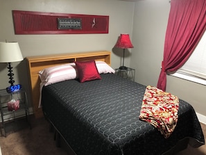 4 bedrooms, desk, iron/ironing board, free WiFi