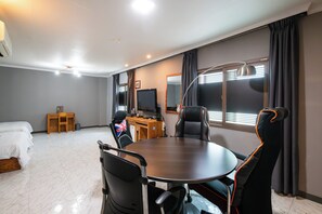 家庭客房, 城市景觀 | 書桌、筆電工作空間、遮光布/窗簾、隔音