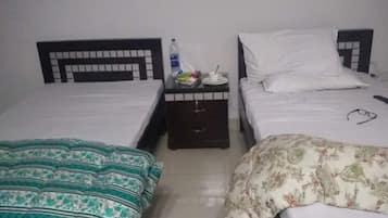 Deluxe Double Room | Soundproofing, iron/ironing board, free WiFi