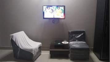 Deluxe Double Room | Soundproofing, iron/ironing board, free WiFi