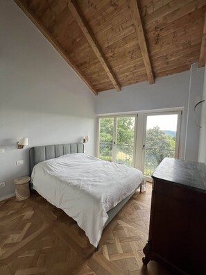 5 bedrooms, iron/ironing board, WiFi, bed sheets - 5 Bedroom Private vacation home in Mombello Monferrato (Mombello Monferrato)