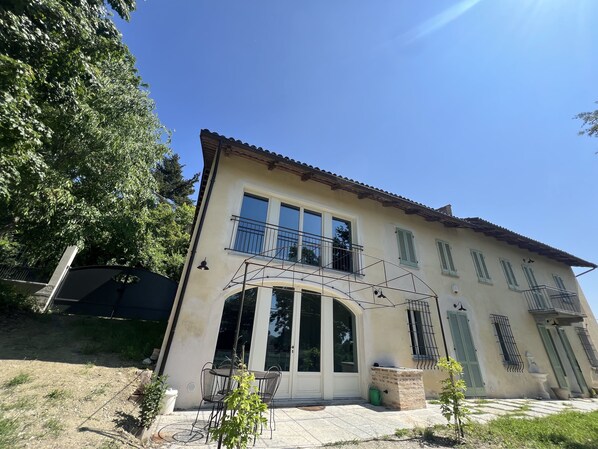 Exterior - 5 Bedroom Private vacation home in Mombello Monferrato (Mombello Monferrato)