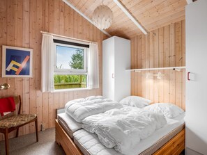3 bedrooms, Internet