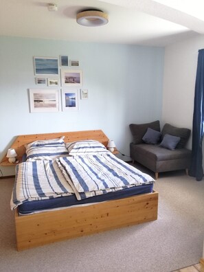 1 sovrum och sängkläder