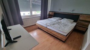 2 多间卧室、上网接入、床单