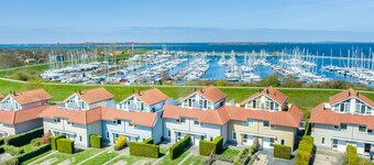 Serene Hoilday Home by the Shore