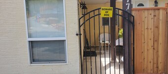 Cozy little all private one bedroom and den that accommodates 4 people