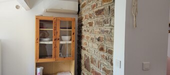 Apartment in villa on shady plot, near Bastia town center, parking.