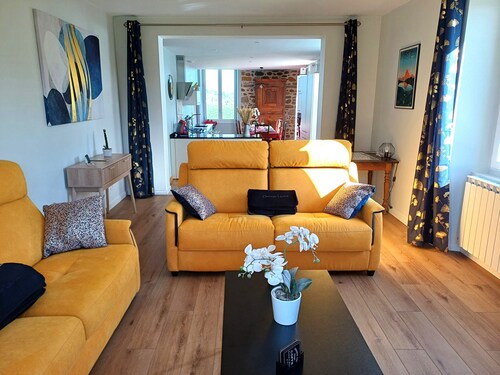 Maison avec piscine et boulodrome au pied des Pyrénées