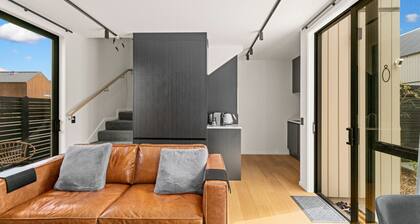 Close to Remarkable ski field and parking.