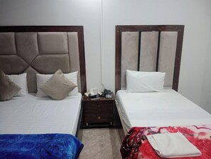 Deluxe Double Room | Soundproofing, iron/ironing board, free WiFi