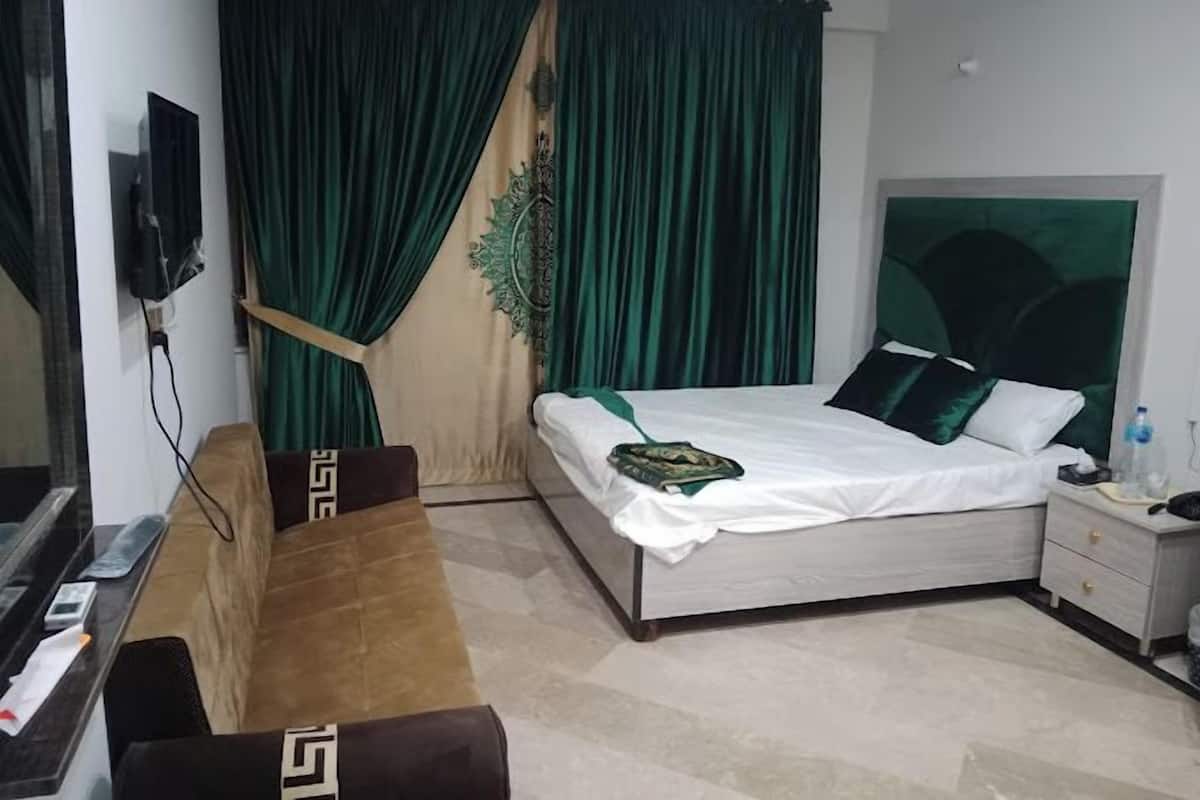 Habitación doble Deluxe | Insonorización, tabla de planchar con plancha y wifi gratis