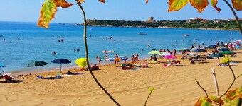 GreenHouse|Fenced and air-conditioned detached villa surrounded by greenery