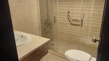 Standard Double or Twin Room, City View | Bathroom | Shower, rainfall showerhead, free toiletries, hair dryer