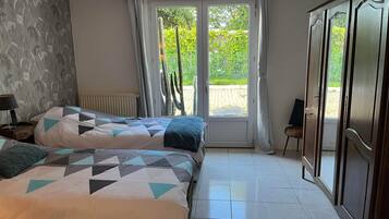 2 chambres, lit parapluie, Wi-Fi, draps fournis