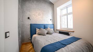 1 bedroom, iron/ironing board, bed sheets