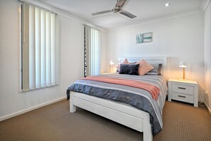 3 chambres, fer et planche à repasser, Wi-Fi gratuit, draps fournis