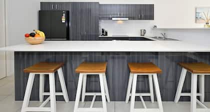 Stunning, 3 bedroom, 2 bath house for 6 guests, the perfect Sunny Coast getaway