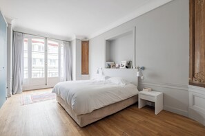 4 chambres, bureau, Wi-Fi, draps fournis