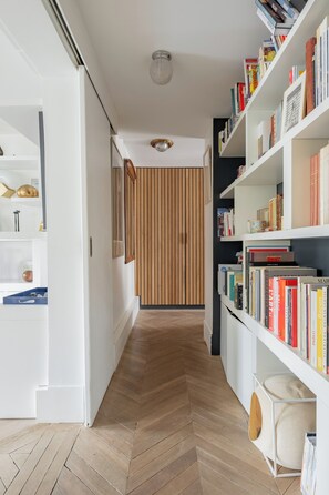 Interior - Gallic Gallery, by Veeve (Paris)