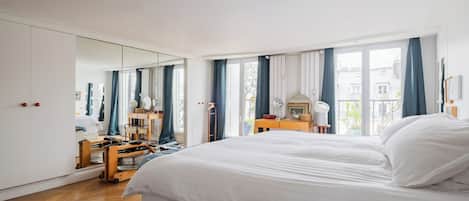 3 slaapkamers, een bureau, wifi, beddengoed