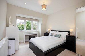 3 bedrooms, WiFi, bed sheets