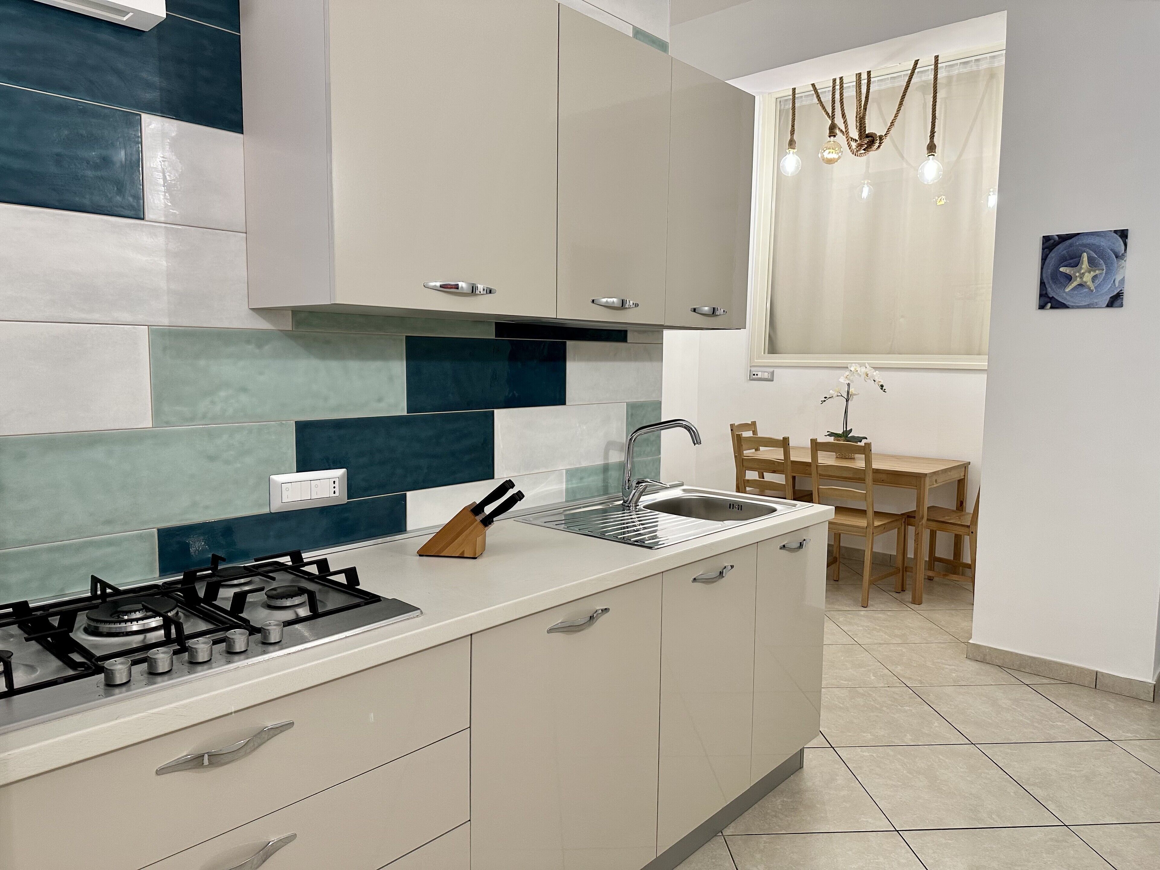 雪櫃、微波爐、焗爐、爐具