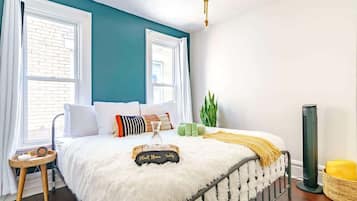 4 bedrooms, in-room safe, desk, iron/ironing board