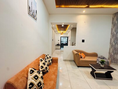 HE Azure 3BHK Bunglow Nr Apollo DB City