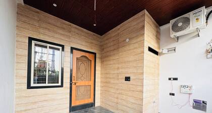 HE Azure 3BHK Bunglow Nr Apollo DB City