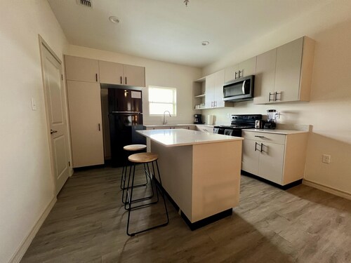 Valle Hermoso - Brand New Apartment Near SpaceX!