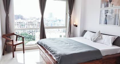 3BHK PENTHOUSE IN FRONT OF WORLD TRADE CENTRE